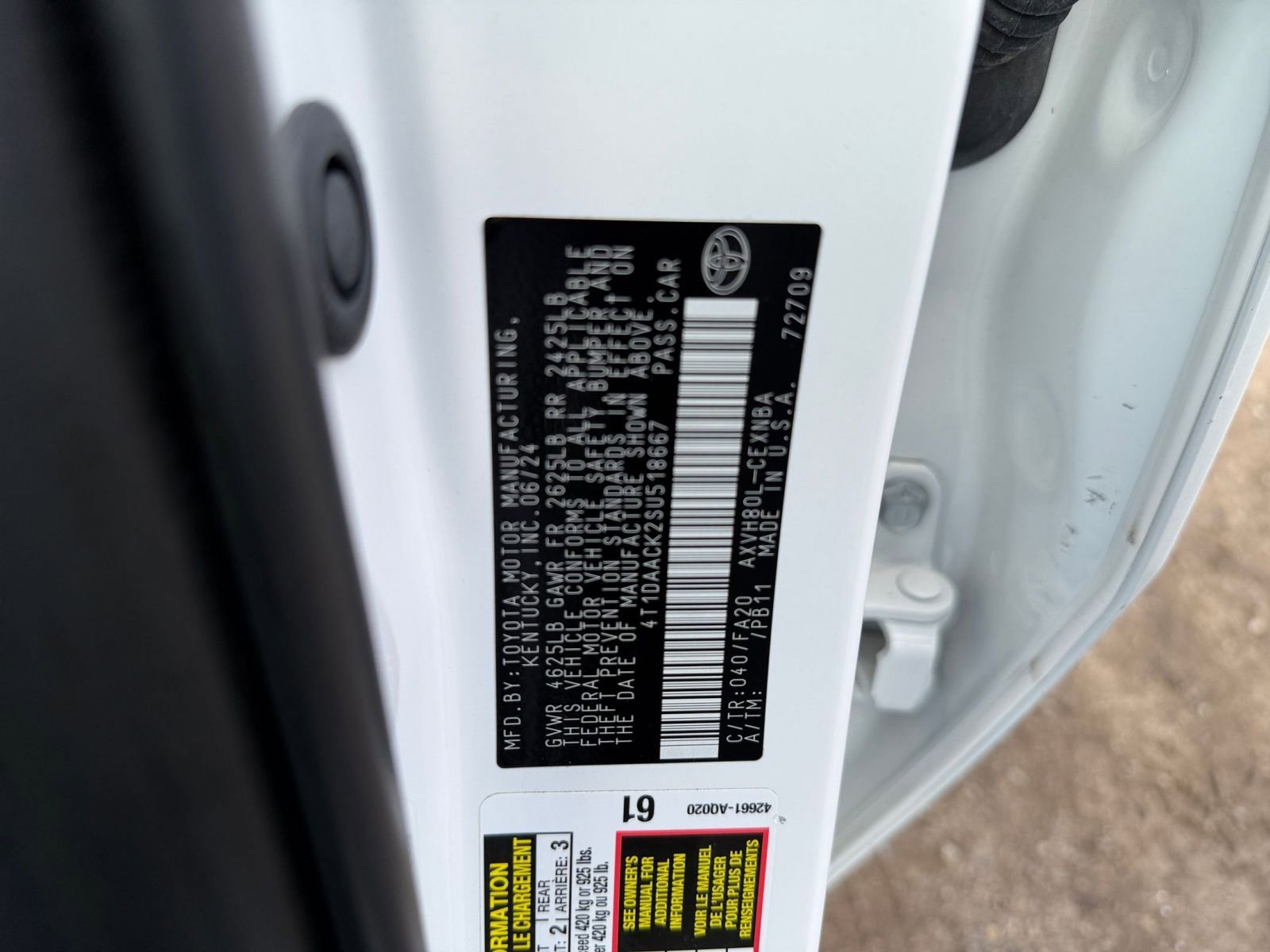 Used 2025 Toyota Camry LE image 28