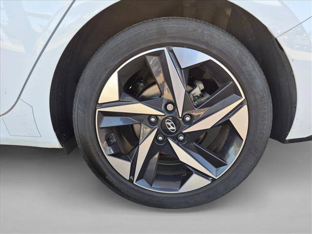 Used 2021 Hyundai Elantra SEL w/ Convenience + Premium Package FWD video 3