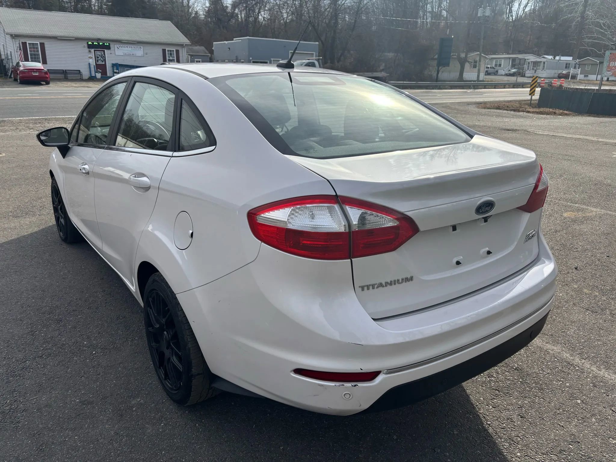 Used 2016 Ford Fiesta Titanium image 10