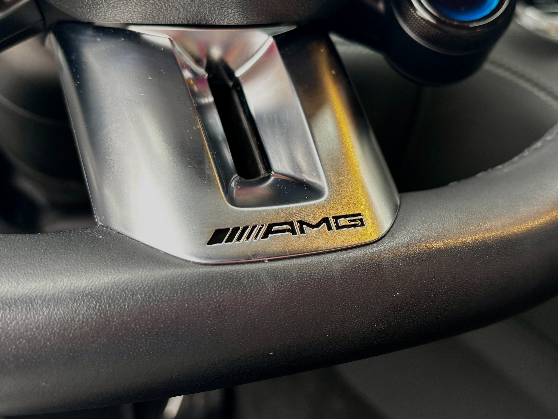 Used 2022 Mercedes-Benz SL 63 AMG 4MATIC w/ Driver Assistance Package image 18