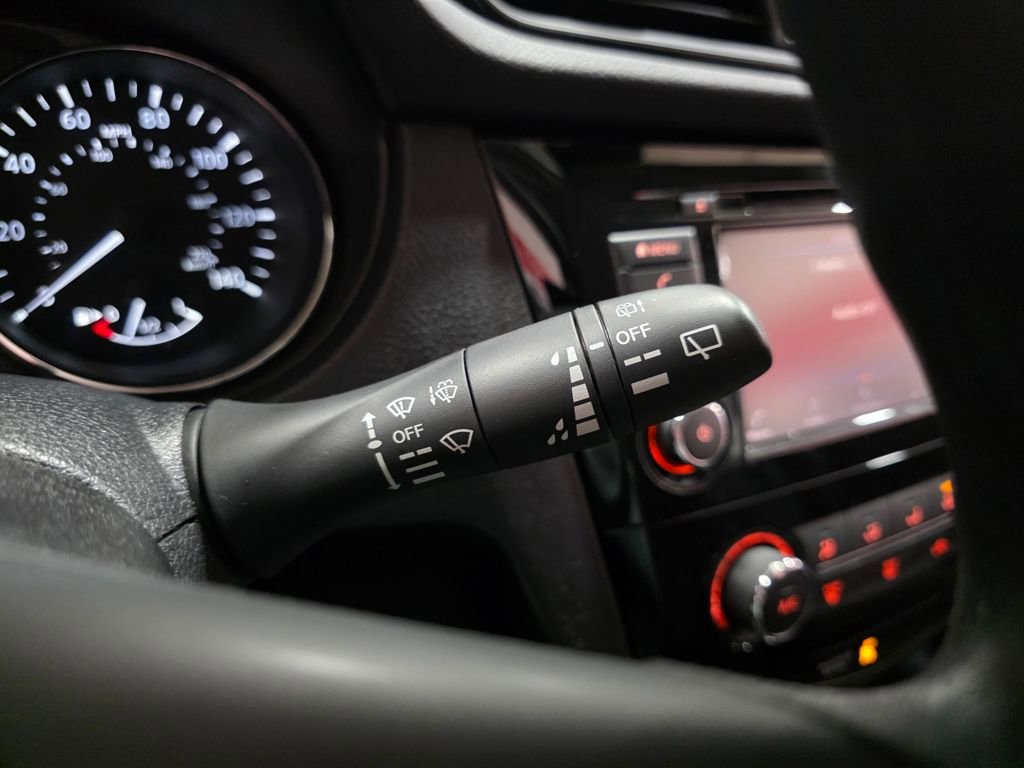 Used 2019 Nissan Rogue S image 26