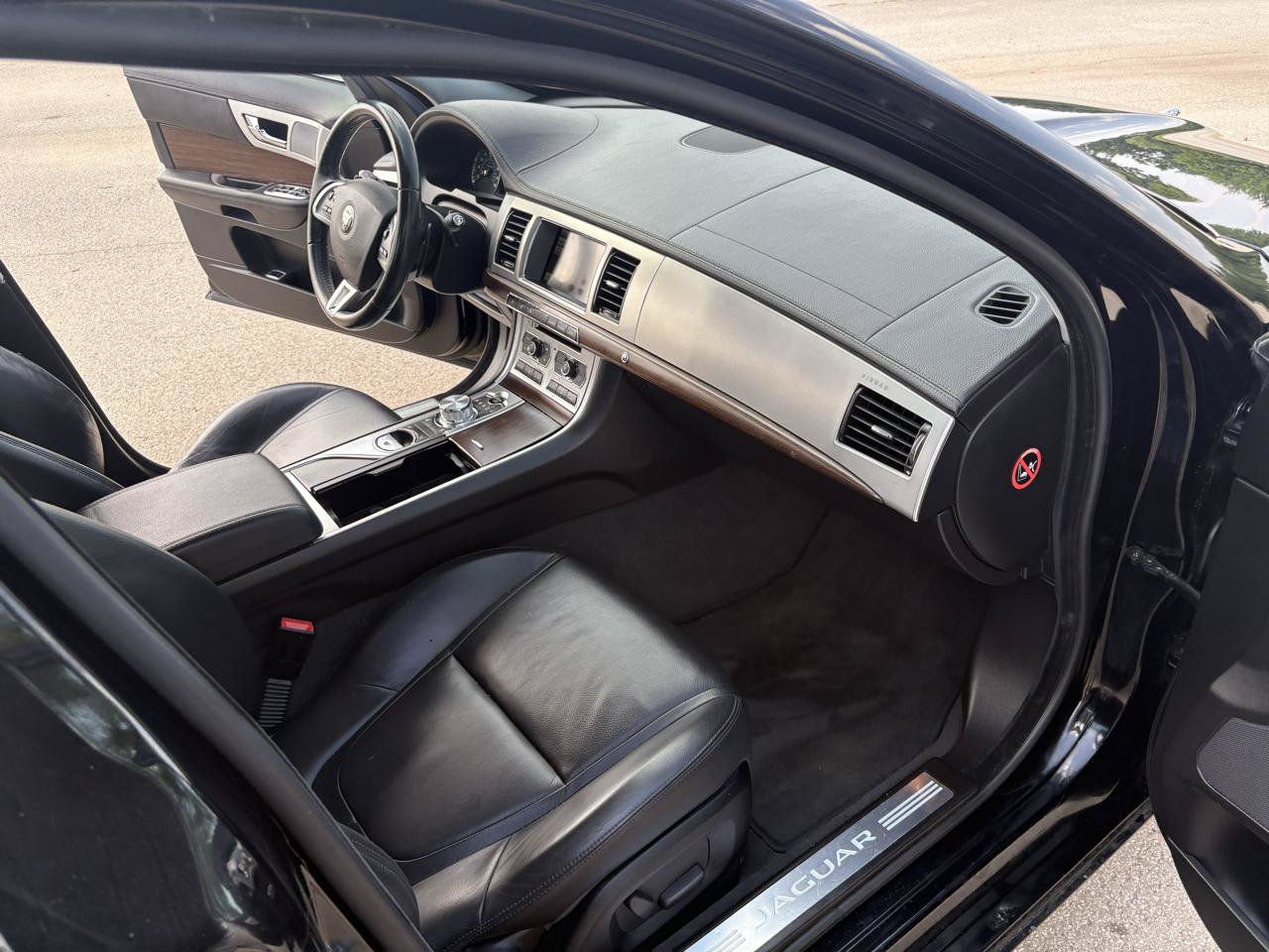 Used 2014 Jaguar XF 3.0 AWD/4WD image 32