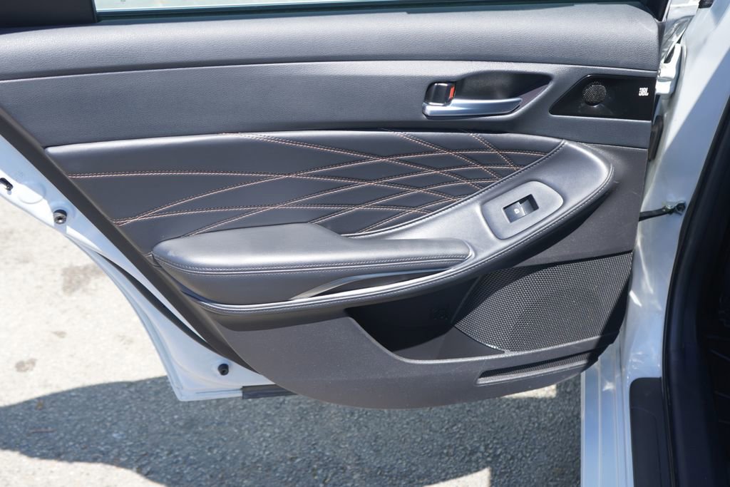 Used 2022 Toyota Avalon Limited w/ Advanced Safety Package FWD image 27