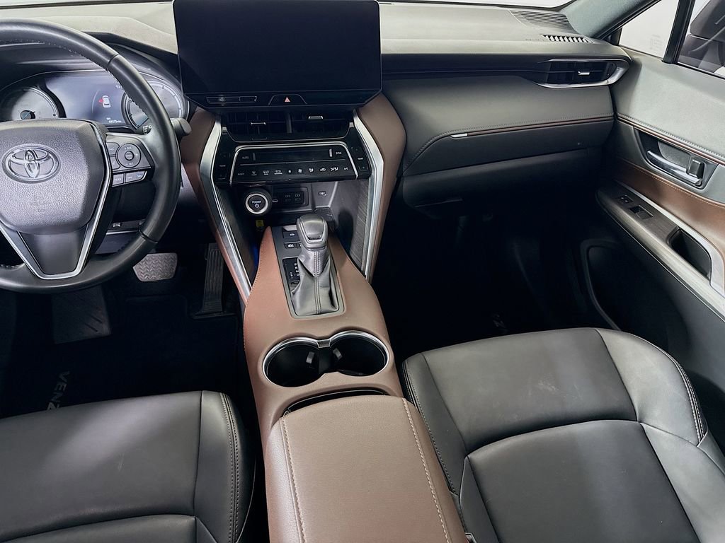 Certified 2024 Toyota Venza XLE AWD/4WD image 23