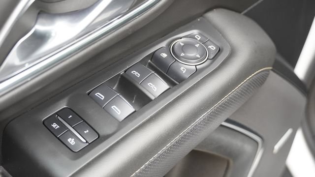 Used 2024 Chevrolet Suburban Premier AWD/4WD image 21