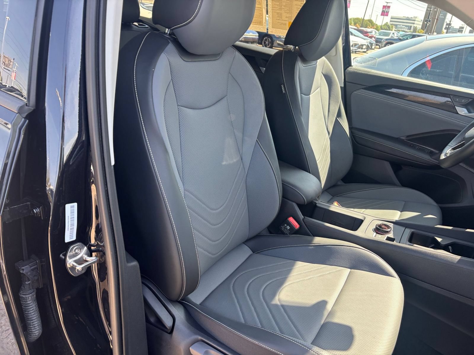 Used 2026 Volkswagen Tiguan SE AWD/4WD image 37