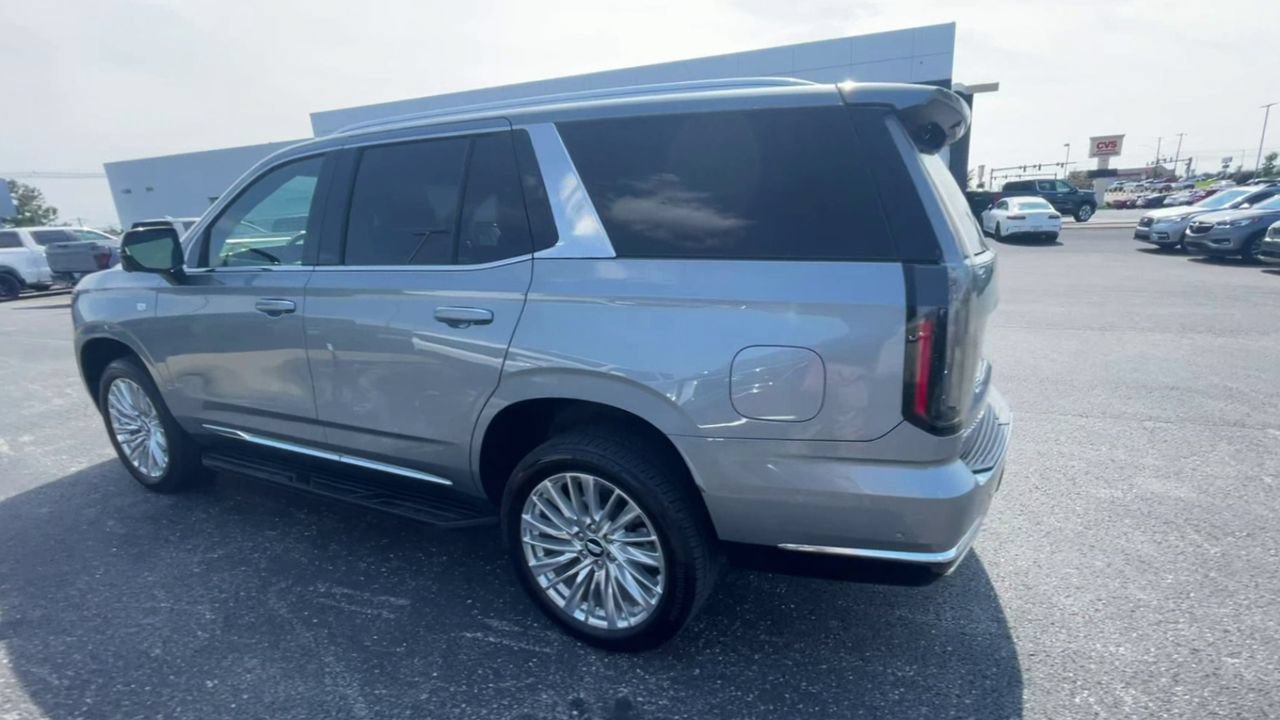 Used 2025 Cadillac Escalade Premium Luxury AWD/4WD image 7