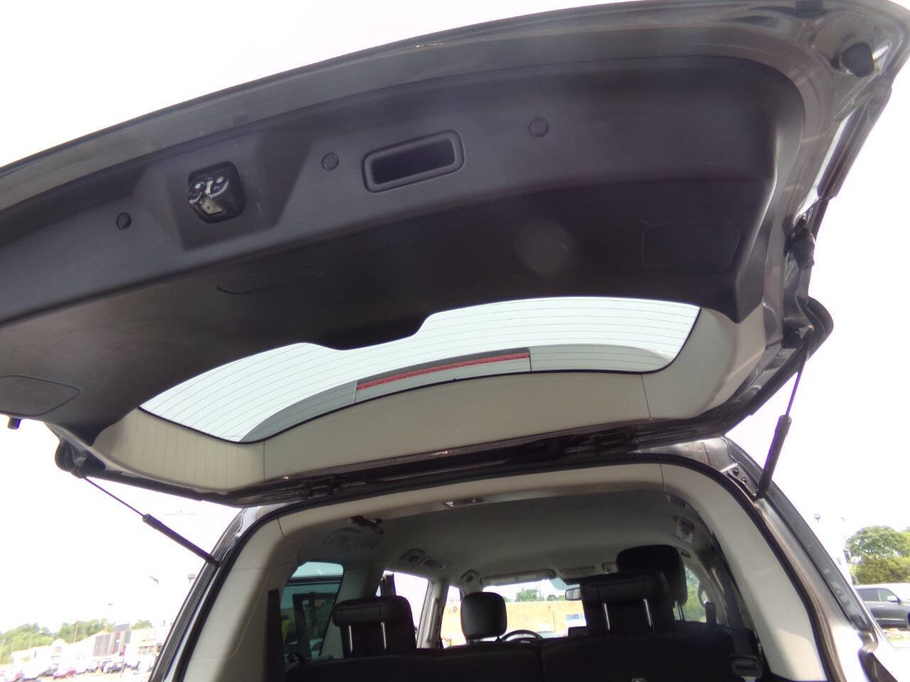 Used 2023 Nissan Armada SV image 33