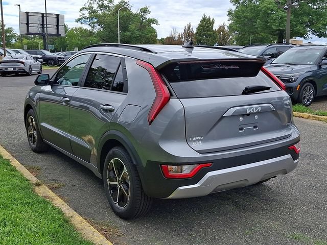 Certified 2024 Kia Niro LX FWD image 4