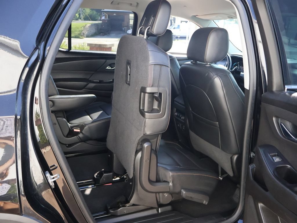 Certified 2018 Chevrolet Traverse LT w/ LPO, Black Accent Package AWD/4WD image 14
