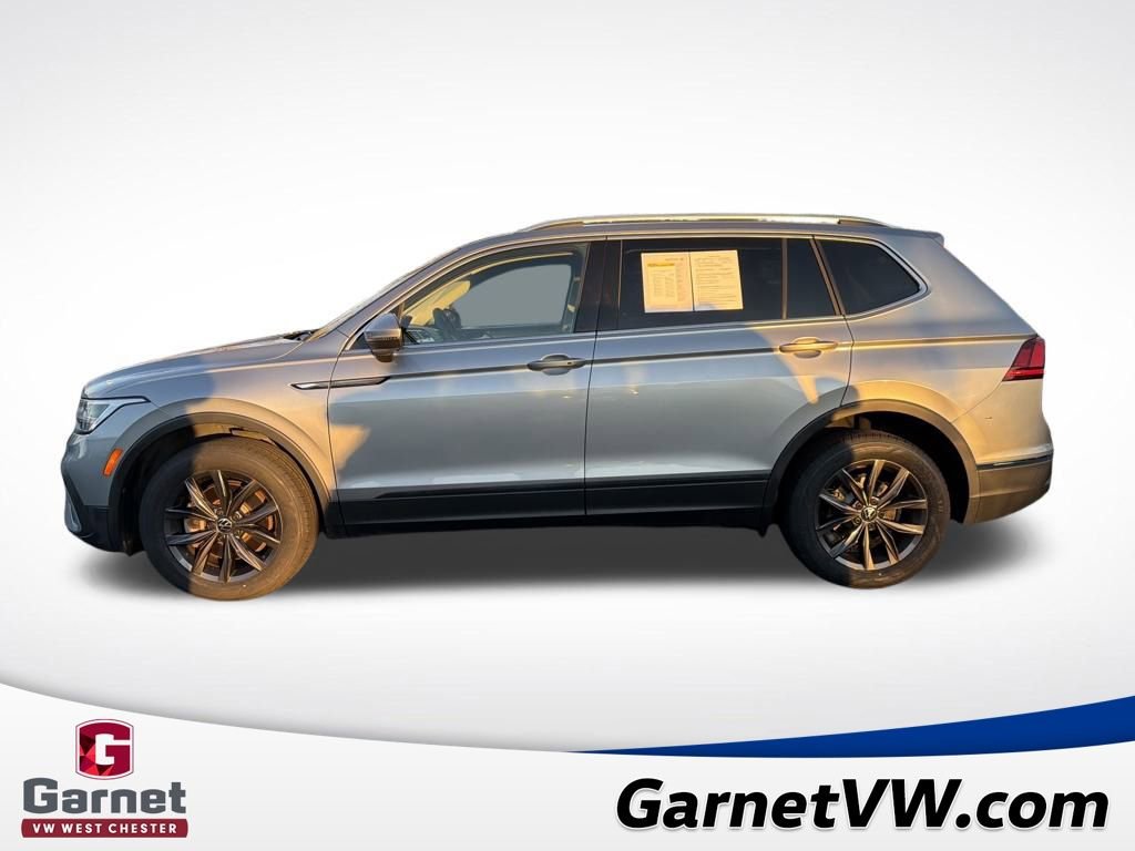 Certified 2022 Volkswagen Tiguan SE image 2