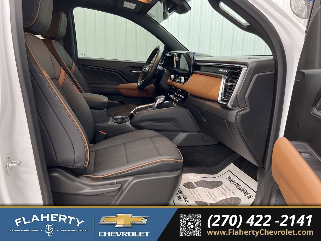 Used 2024 GMC Canyon AT4 w/ Canyon Safety Plus Package AWD/4WD image 15