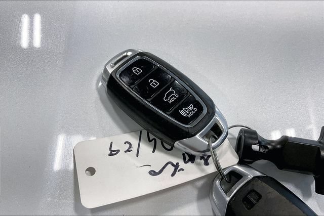 Used 2019 Hyundai Santa Fe AWD w/ Cargo Package image 11