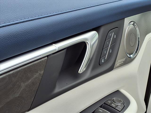 New 2026 Buick Enclave Avenir FWD image 16