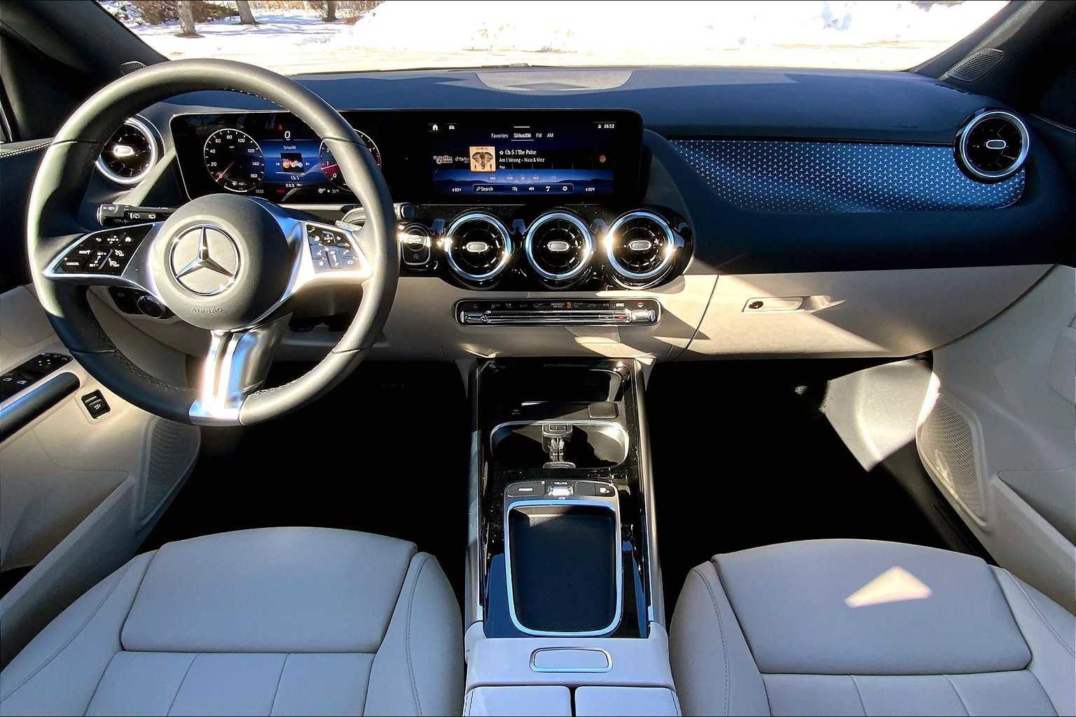 New 2025 Mercedes-Benz GLA 250 GLA 250 image 4