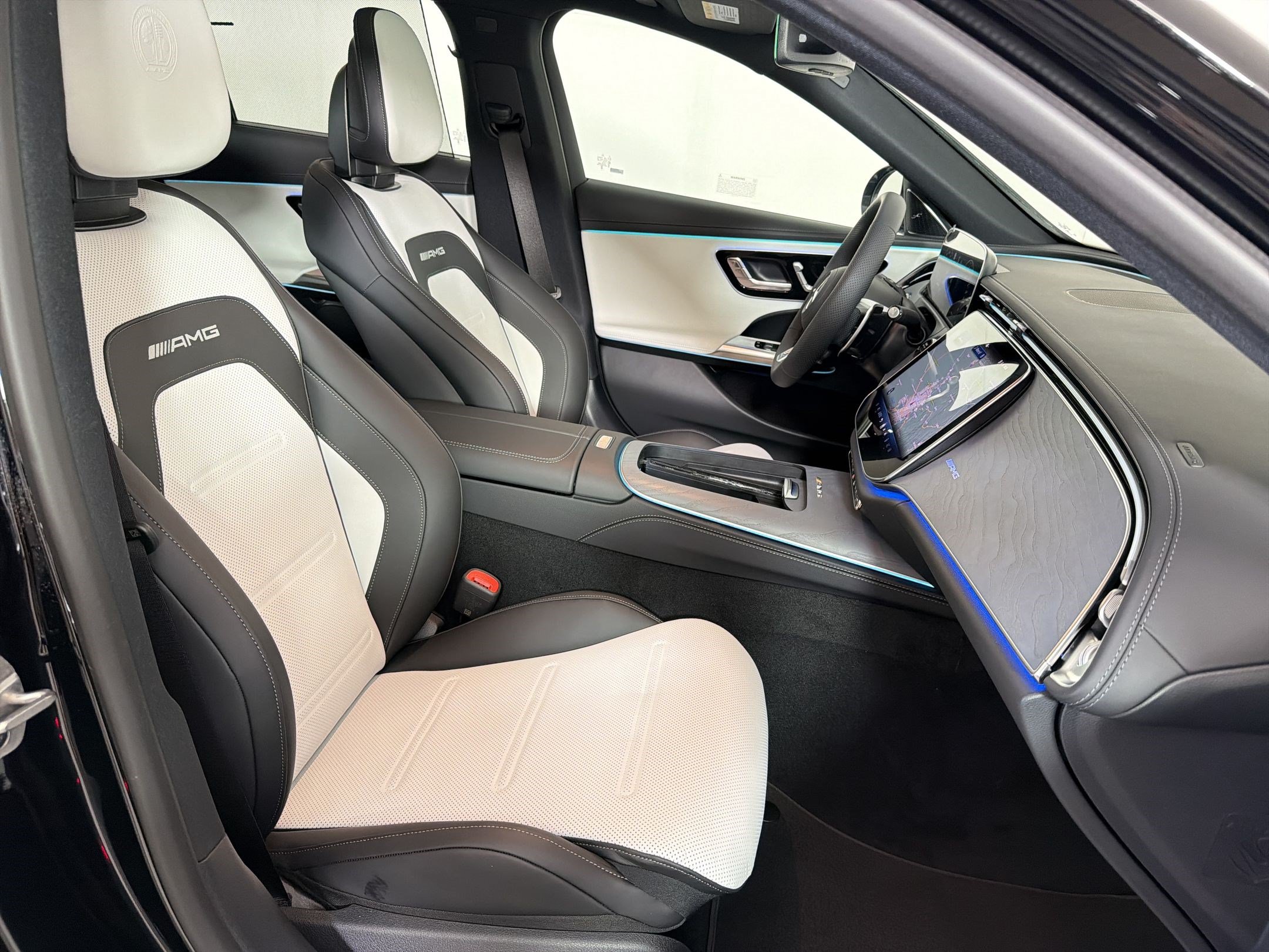 New 2026 Mercedes-Benz E 53 AMG e 4MATIC Sedan image 31