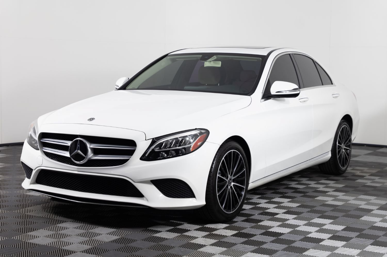 Used 2019 Mercedes-Benz C 300 Sedan image 2