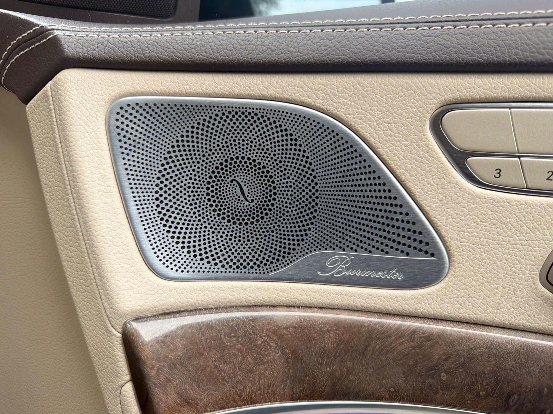 Used 2019 Mercedes-Benz S 560 Sedan image 32
