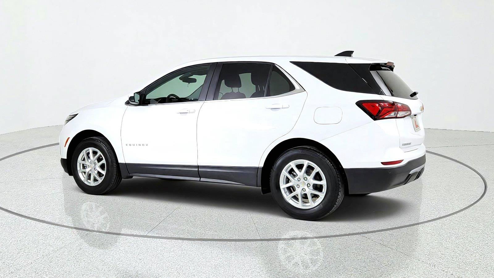 Used 2023 Chevrolet Equinox LT AWD/4WD image 4