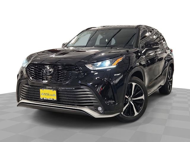 Used 2022 Toyota Highlander XSE FWD image 1