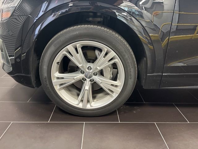 Used 2019 Audi Q8 Prestige image 9