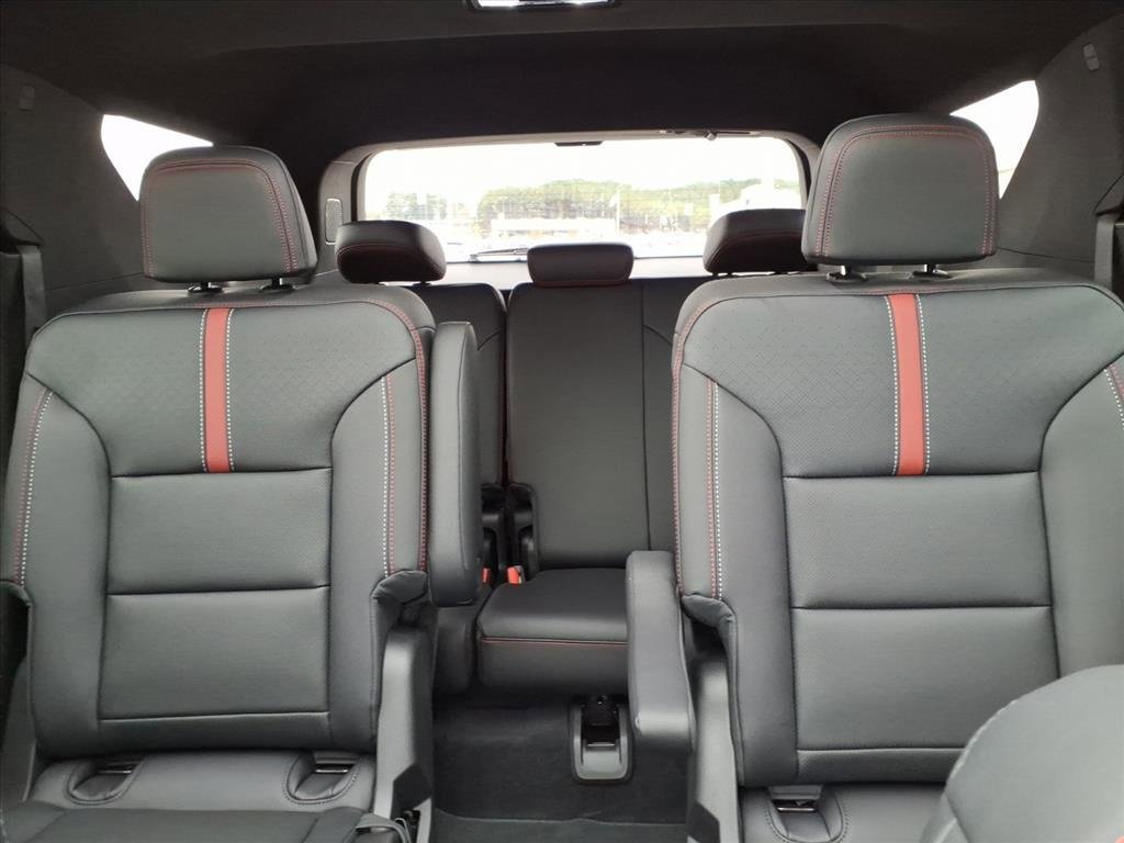 New 2026 Chevrolet Traverse RS image 11