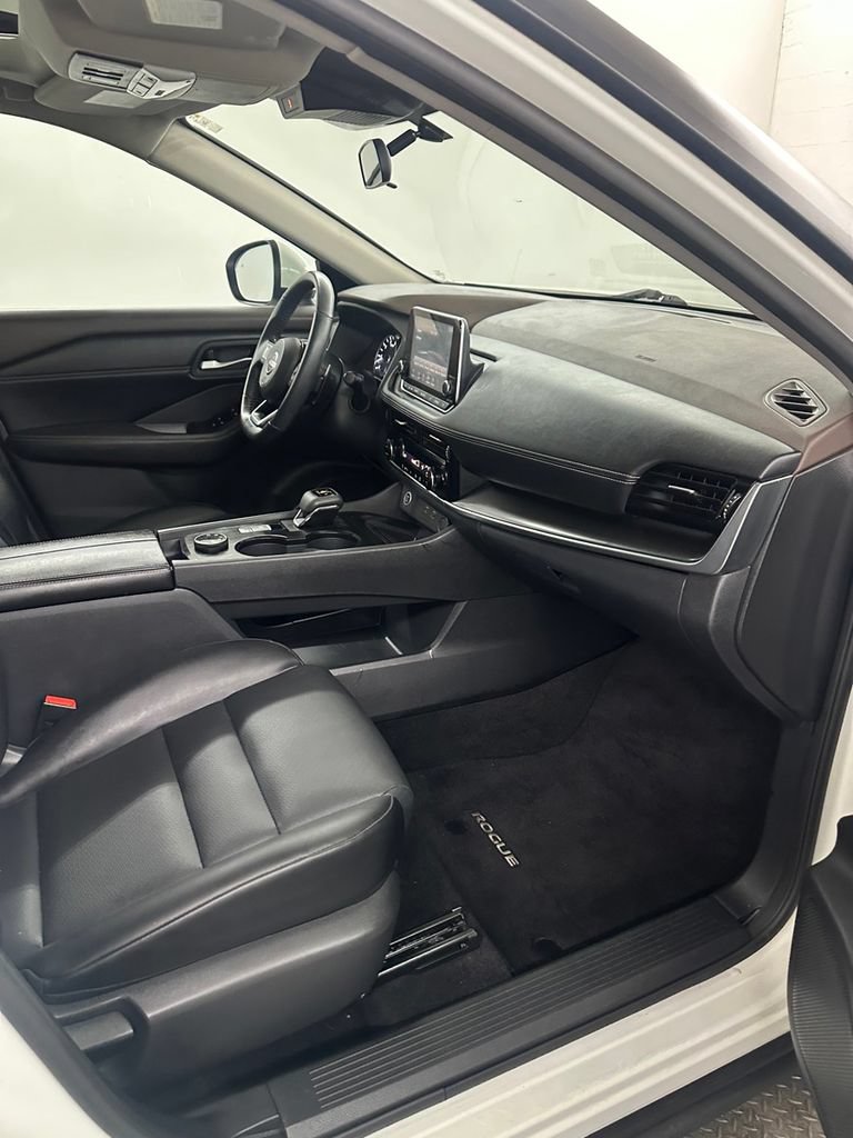 Used 2022 Nissan Rogue SV w/ SV Premium Package AWD/4WD image 32