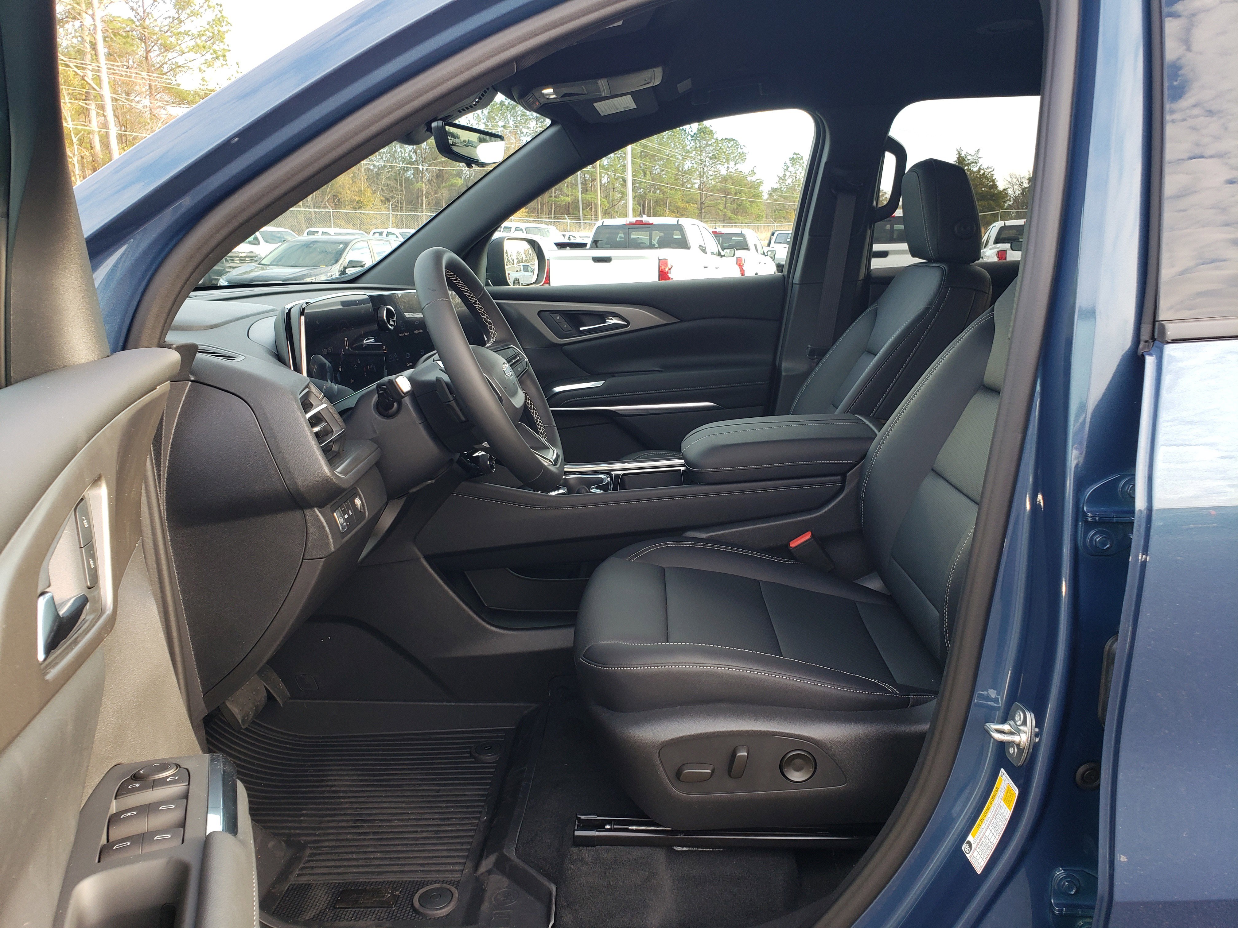 New 2026 Chevrolet Traverse LT w/ Midnight/Sport Edition image 31