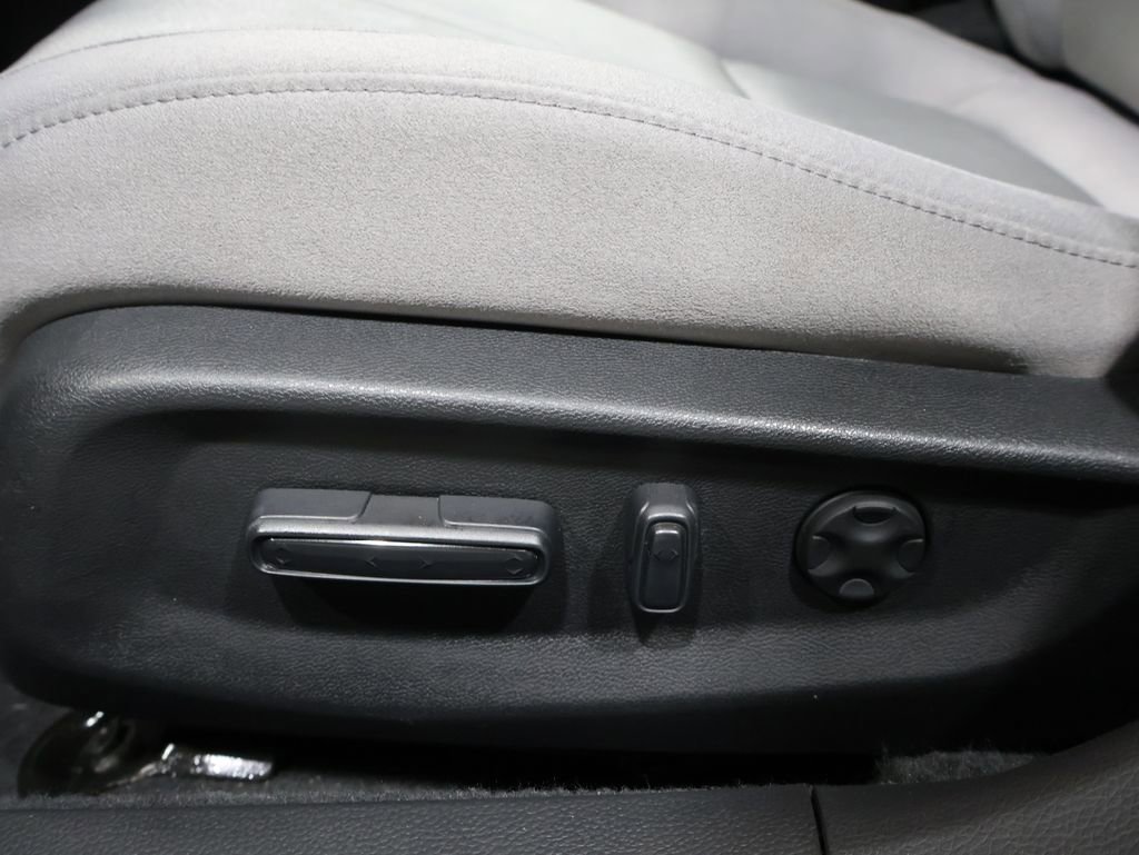 Used 2019 Honda Accord EX image 12