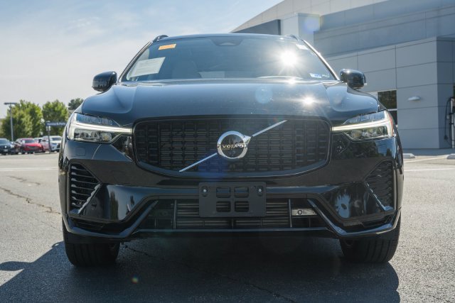 Used 2024 Volvo XC60 T8 Plus w/ Protection Package Premier AWD/4WD image 2