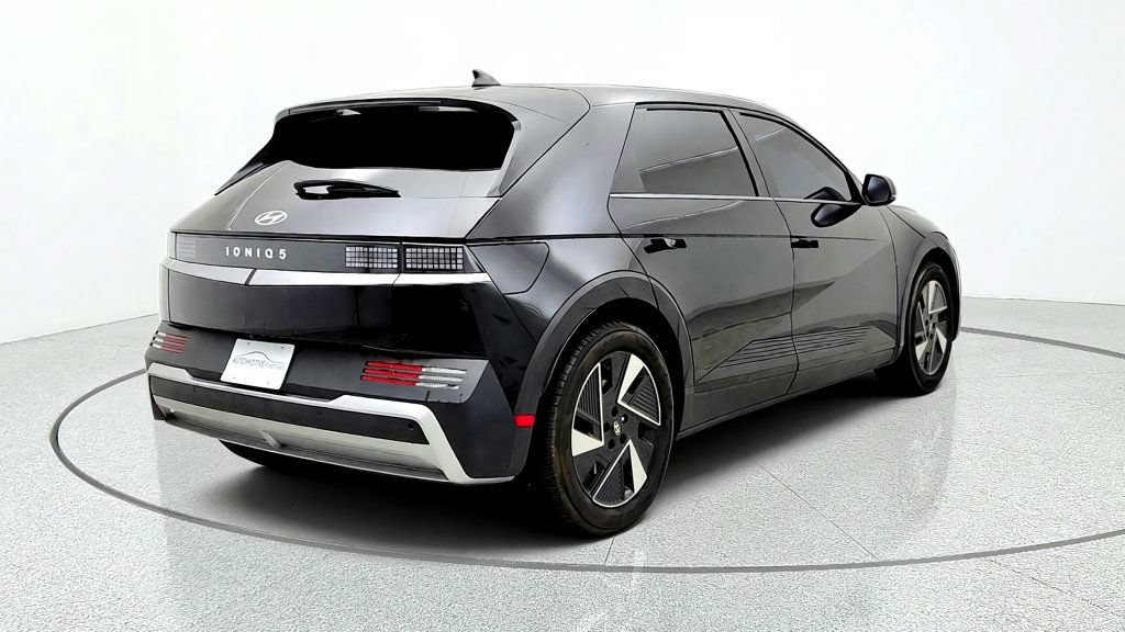 Used 2025 Hyundai Ioniq 5 SE RWD image 5