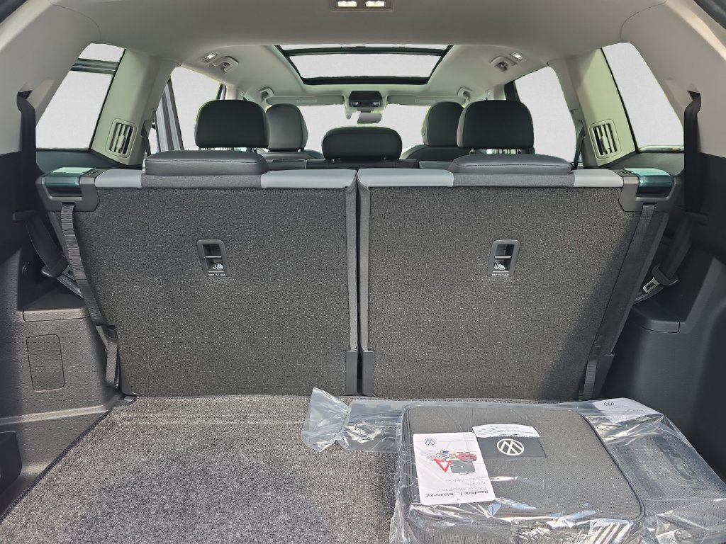 New 2027 Volkswagen Atlas SE FWD image 23