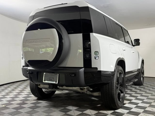Used 2026 Land Rover Defender 110 X-Dynamic SE AWD/4WD image 8