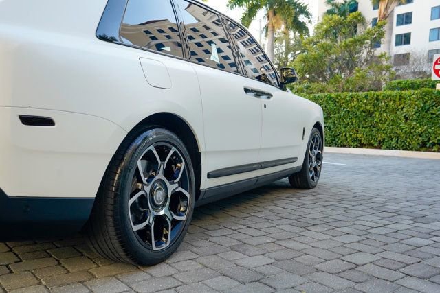 Used 2023 Rolls-Royce Cullinan Black Badge w/ Driver's Package image 47