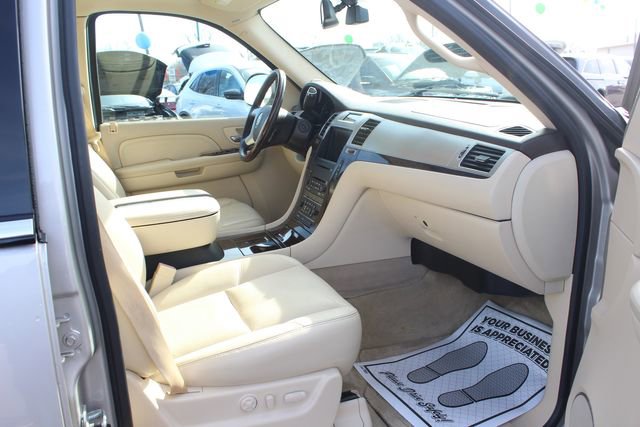 Used 2007 Cadillac Escalade EXT w/ Information Package image 25