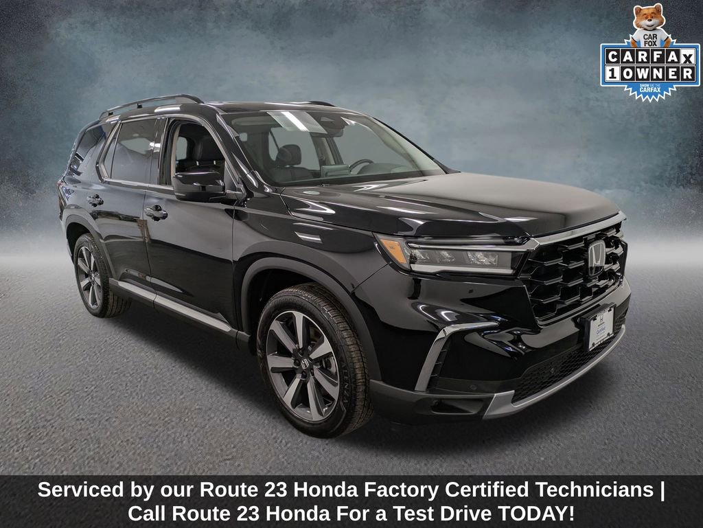 Certified 2025 Honda Pilot Touring image 3