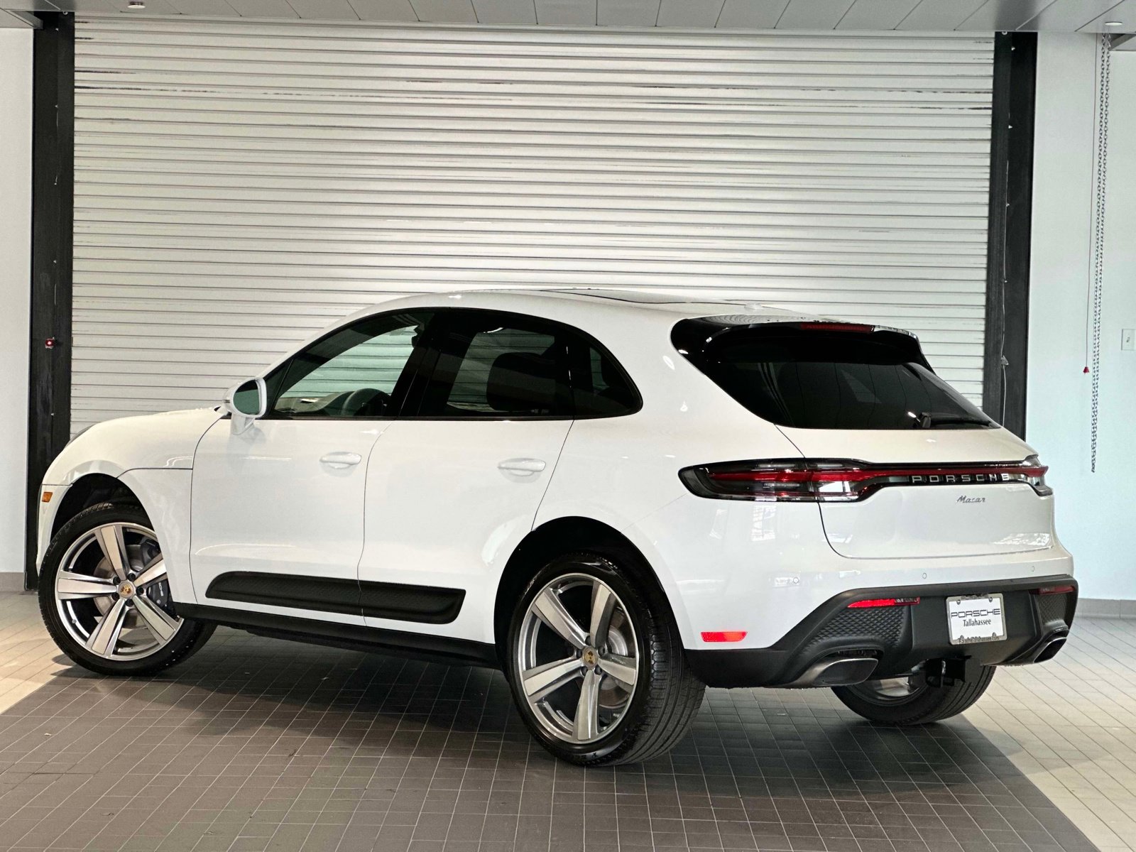 New 2026 Porsche Macan image 3