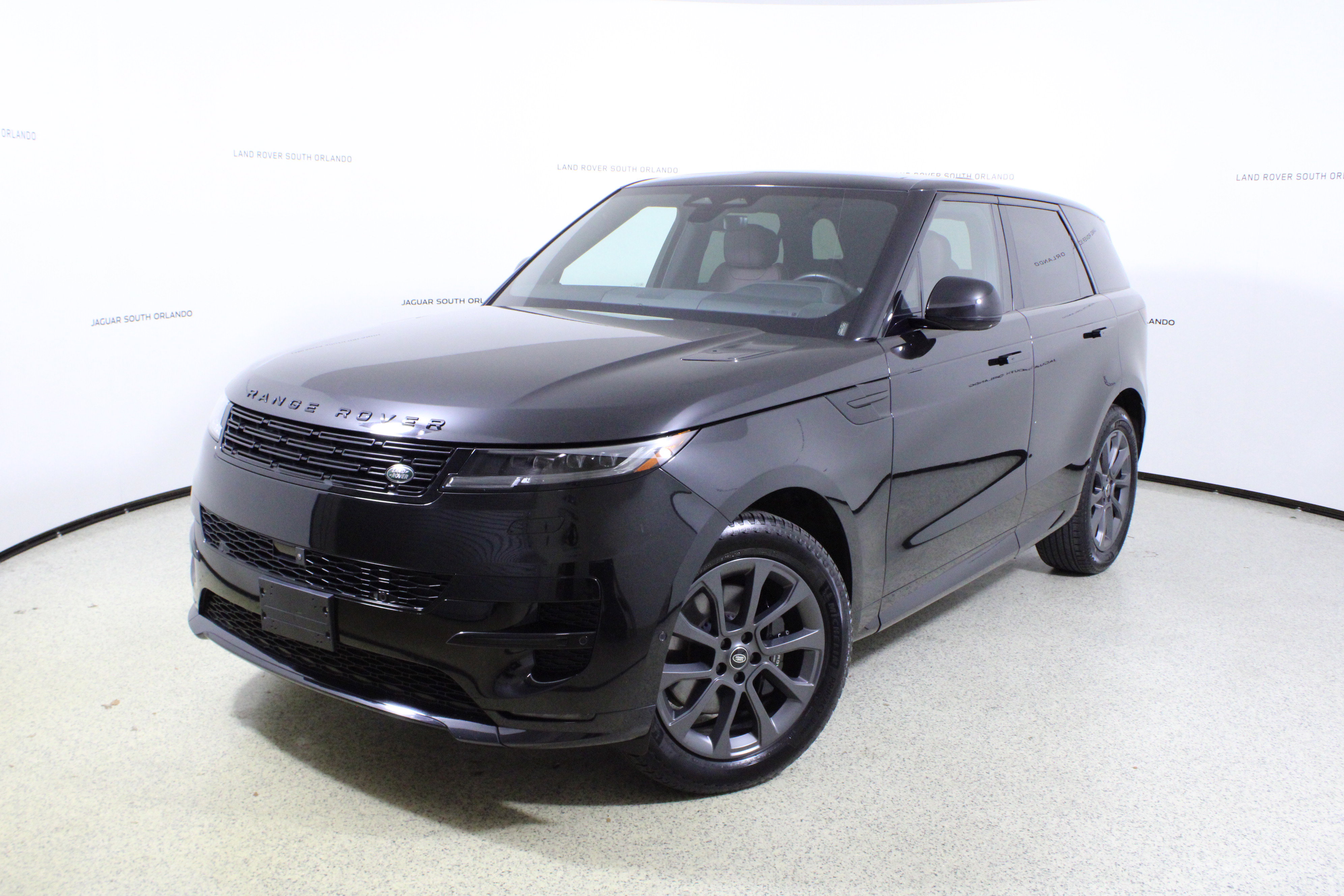 Used 2024 Land Rover Range Rover Sport Dynamic SE AWD/4WD image 1
