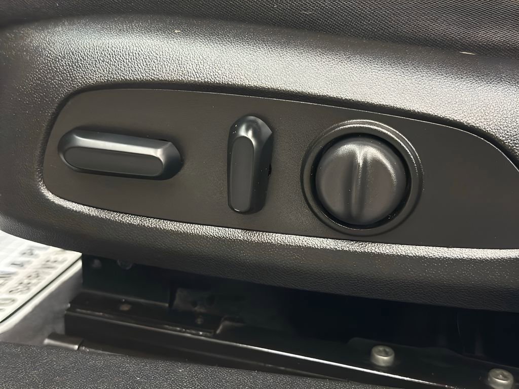 Certified 2018 Chevrolet Malibu LT image 34