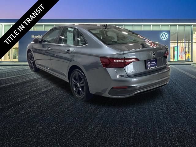 Used 2023 Volkswagen Jetta SE w/ Panoramic Sunroof Package FWD image 3