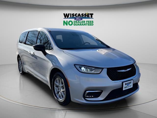 Used 2024 Chrysler Pacifica Touring-L FWD image 1