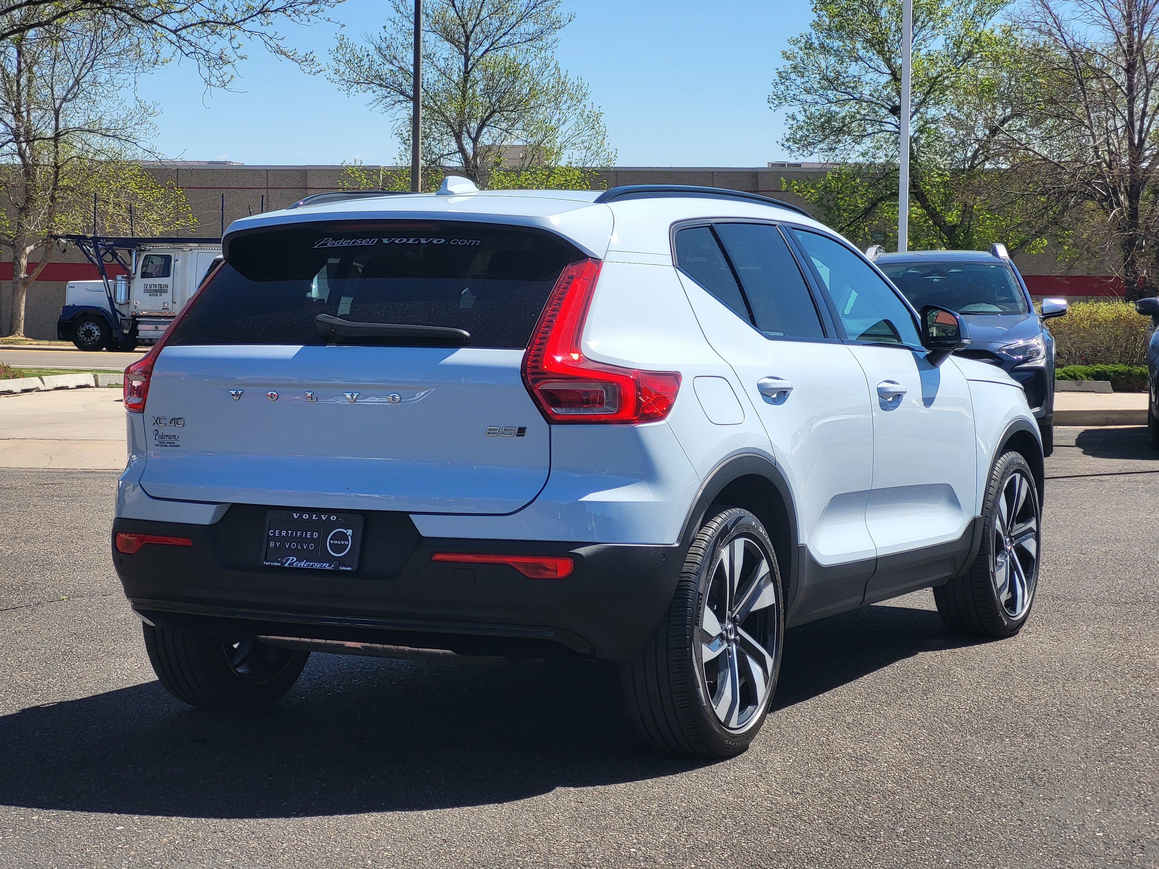 Certified 2024 Volvo XC40 B5 Plus w/ Climate Package AWD/4WD image 2