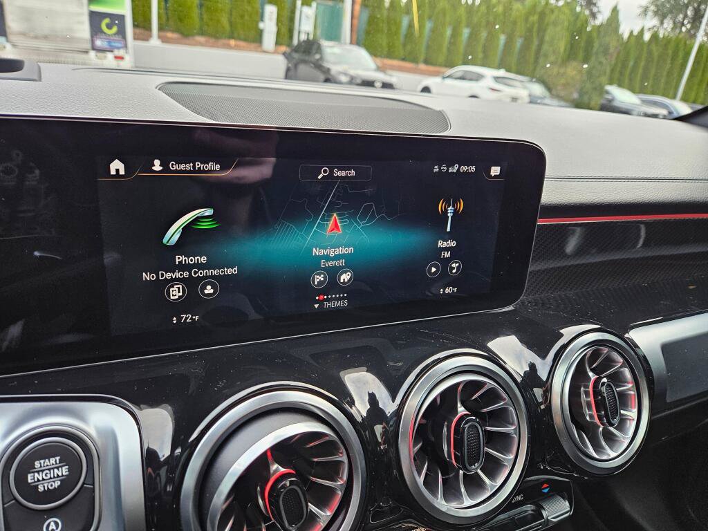 Used 2022 Mercedes-Benz GLB 35 AMG 4MATIC image 26