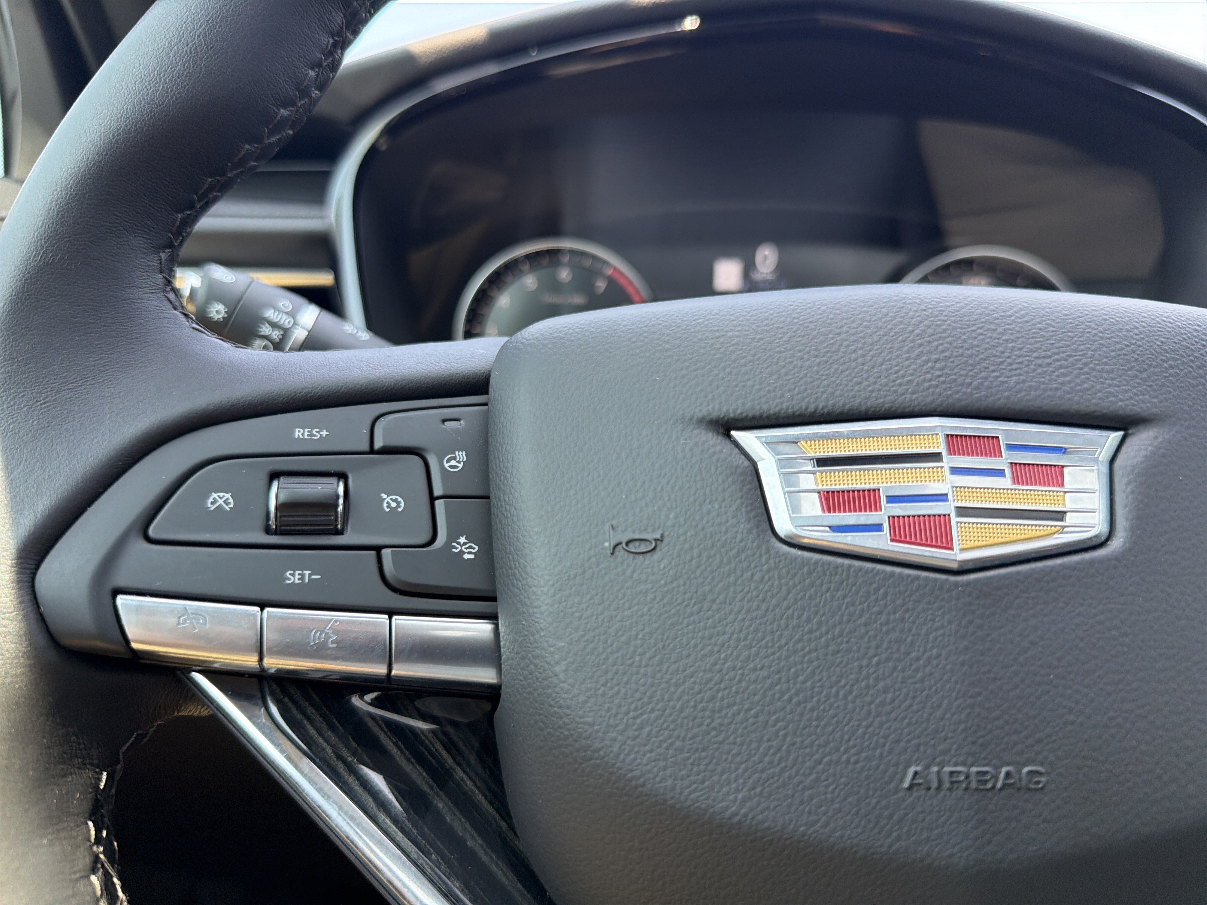Certified 2025 Cadillac XT6 Premium Luxury FWD image 29