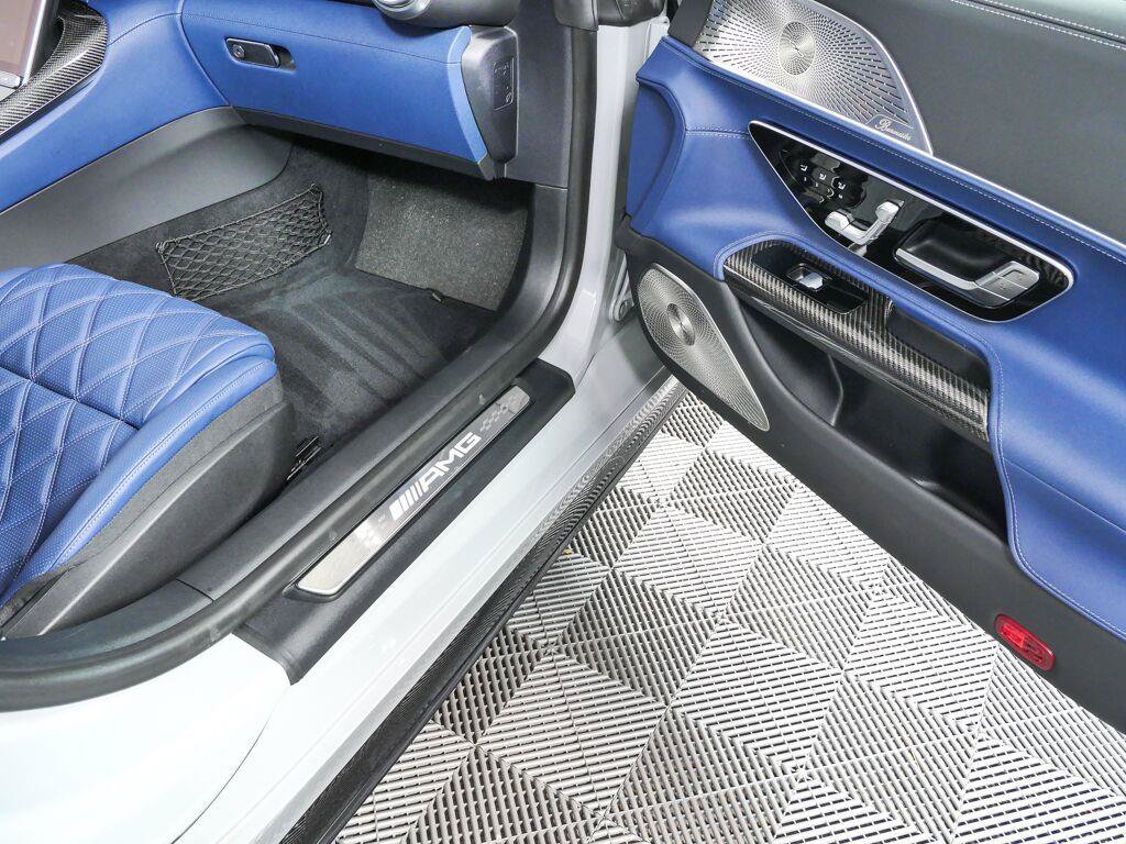 Used 2025 Mercedes-Benz SL 63 AMG 4MATIC image 21