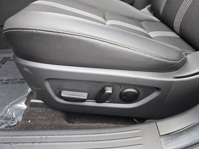 Certified 2025 MAZDA CX-50 2.5 Hybrid w/ Preferred Pkg image 18