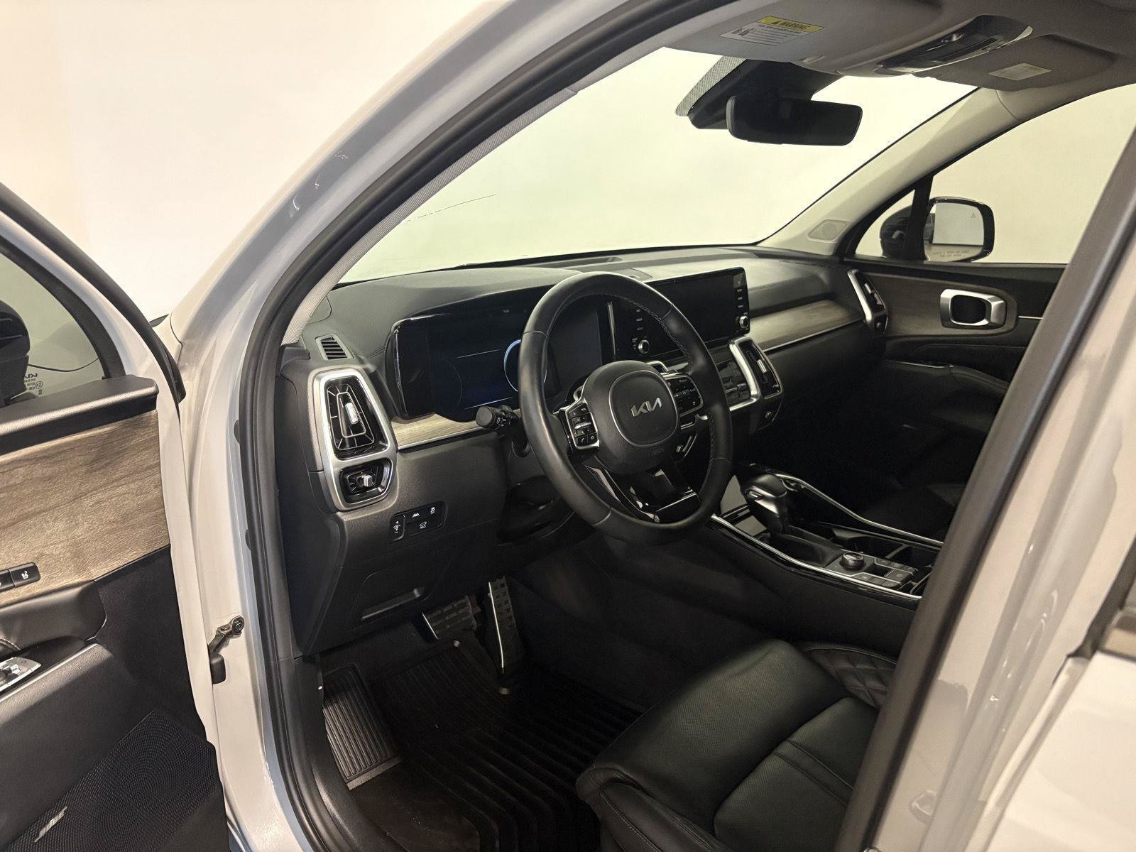 Used 2023 Kia Sorento SX Prestige AWD/4WD image 17
