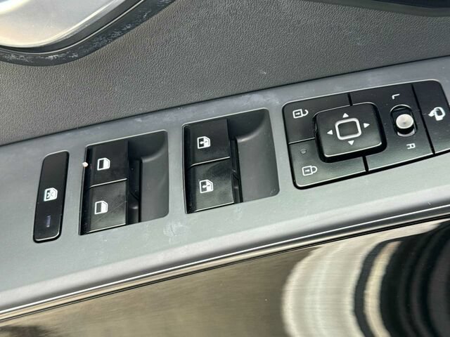 Used 2023 Kia Niro Wave FWD image 13