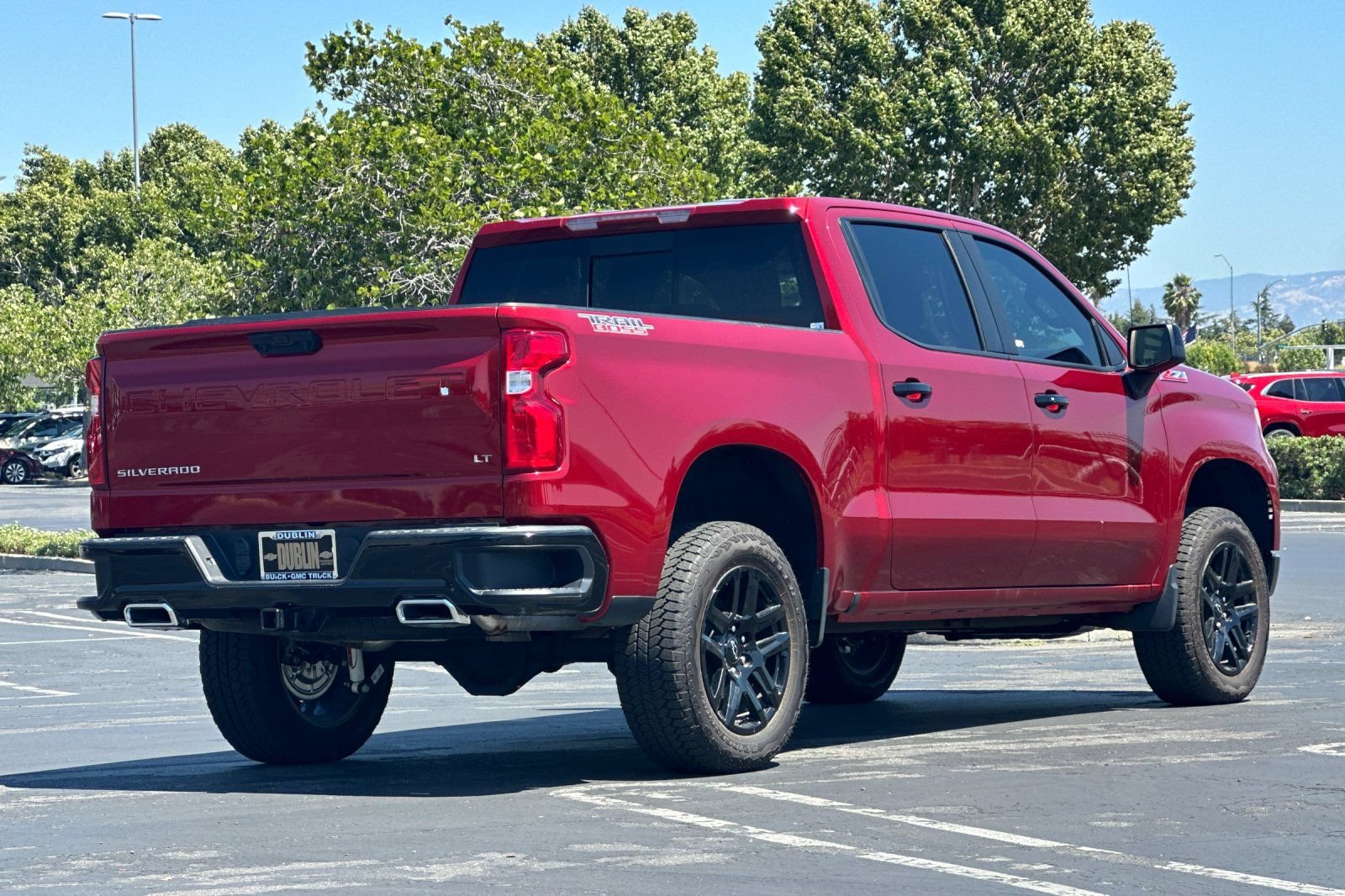 Used 2025 Chevrolet Silverado 1500 LT Trail Boss w/ Convenience Package II AWD/4WD image 4