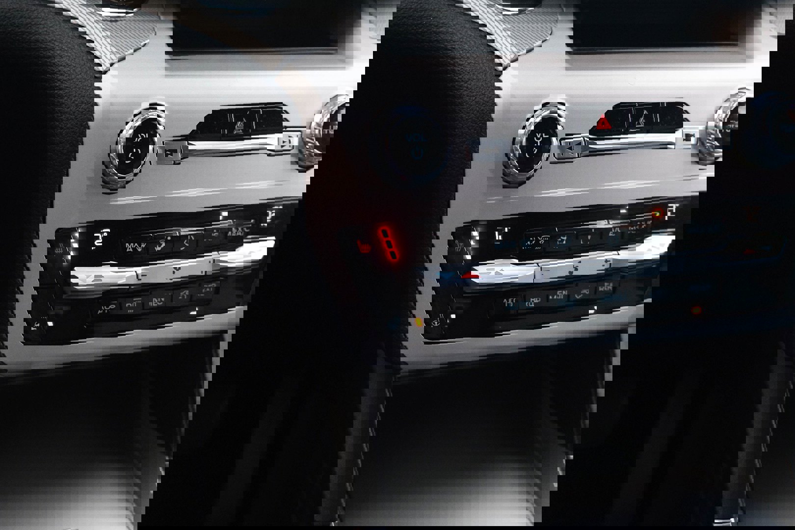 Used 2021 Ford Explorer XLT w/ Equipment Group 202A image 38